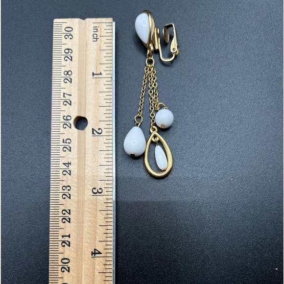 Vintage Trifari Dangle Earrings 60s Mod - Picture 5 of 5